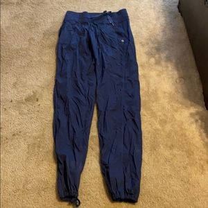 Lululemon workout pants.. (lightweight)